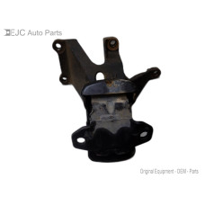226R330 Right Motor Mount For 05-07 Toyota Sequoia  4.7 1231150120 Gas