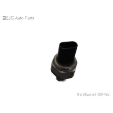 245G127 Engine Oil Pressure Sensor For 18-21 Chevrolet Equinox  1.5 37260RNAA01 Turbo
